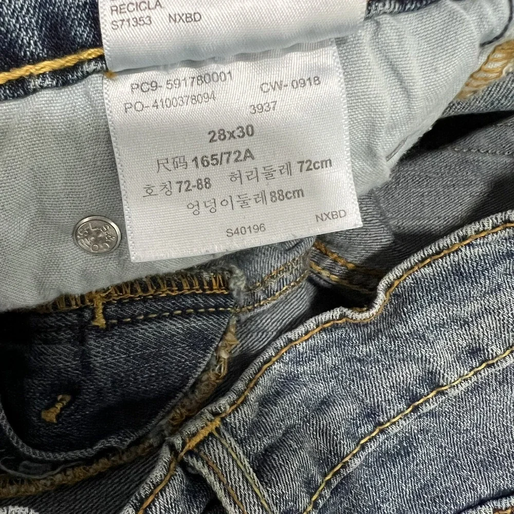 Levis Signature S37 Slim Leg Jeans Mens Size 28x30 Light Wash Denim